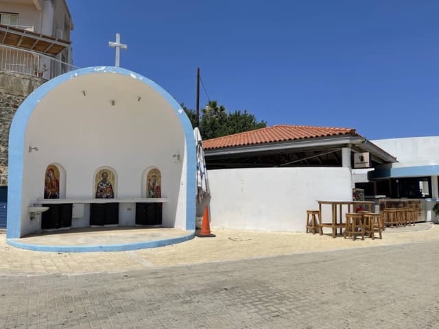 Photo 2 by Lynette H. about hiring a Hyundai i30 in Paphos with Delivery (29.08.25)