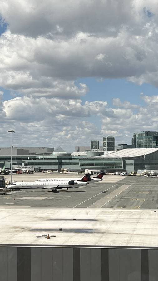 Photo 1 by Rui Xain H. about renting a Nissan Sentra at Toronto Airport (4/19/24)