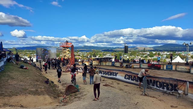 Toyota Estima ニュージーランドで (25/3/13)のレンタルについて、Isamu H. による写真 1