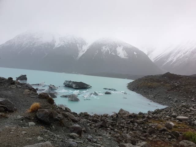 Photo 2 by Eng Tuan P. about hiring a Toyota RAV4 (2019-2021) in New Zealand (22.10.23)