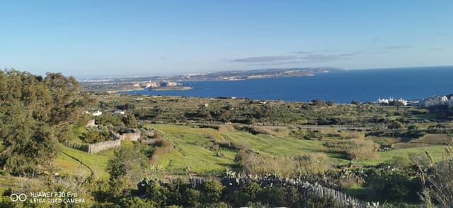 Zdjęcie 1 wykonane przez Jacek M. dotyczące wynajmu Toyota Aygo X w na Lotnisku Malta dnia (19.03.24)