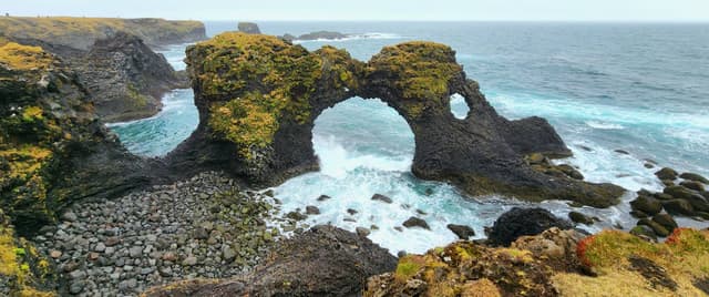 Photo 1 by ying T. about renting a Suzuki SX4 S-Cross in Iceland (6/2/23)