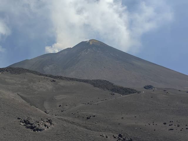 Photo 3 by Jordy L. about renting a Volkswagen Polo on Sicily (6/26/25)