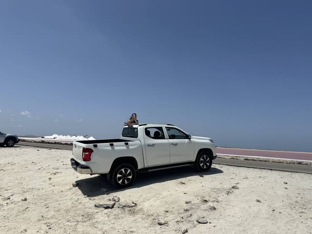 Foto door L.b S. over het huren van een Toyota Hilux op Bonaire internationale luchthaven (5-7-24)