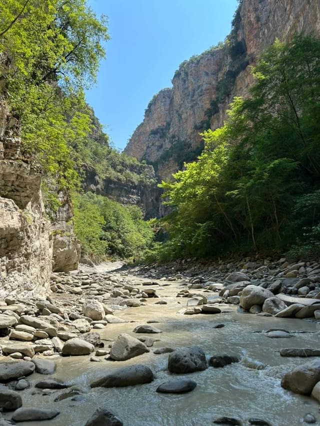 Photo 1 par Jean Paul S. sur la location d'un Kia Stonic en Albanie (23/07/25)