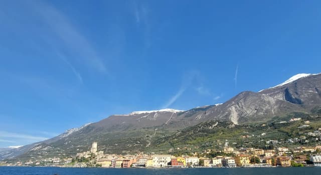 Photo 2 by Iain F. about renting a Toyota Yaris in Bergamo (4/3/24)