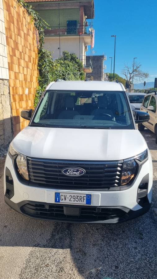 Photo by Mindaugas V. about renting a Ford Tourneo Courier in Italy (10/11/25)