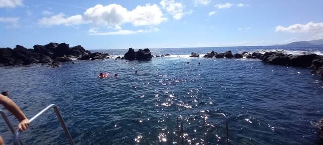 Photo 1 by Franck L. about renting a Renault Clio in Pico (8/7/23)