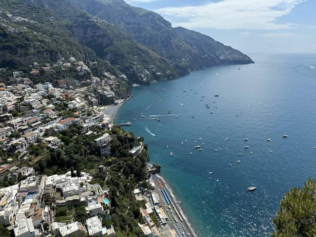 Photo 2 by Iurii I. about renting a Opel Mokka in Naples (5/19/24)