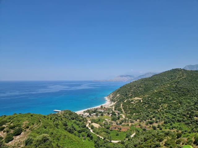 Photo 2 par Ahmed S. sur la location d'un Citroën C3 à Tirana (15/06/25)