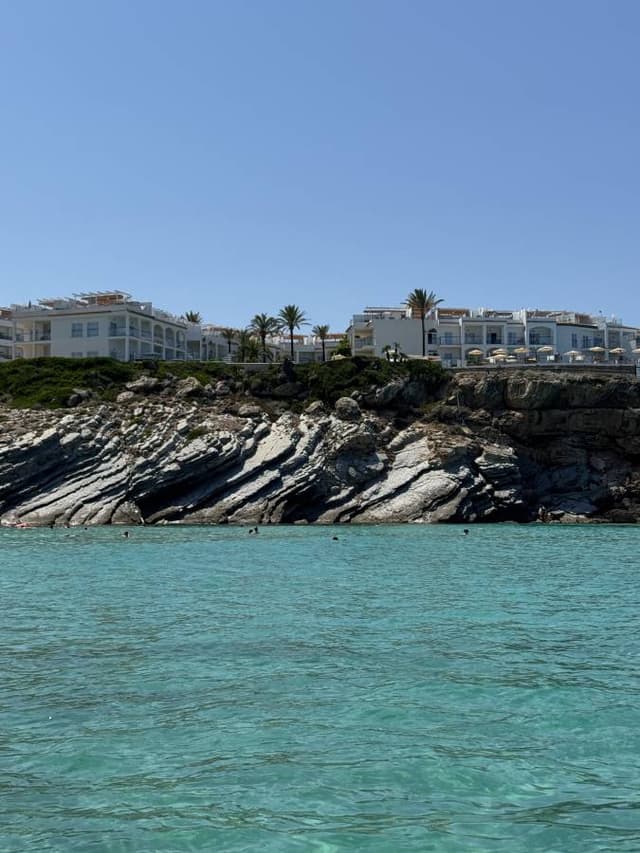 Фото 2 от Alisher K. об аренде Toyota Corolla на Балеарских островах (22.07.25)