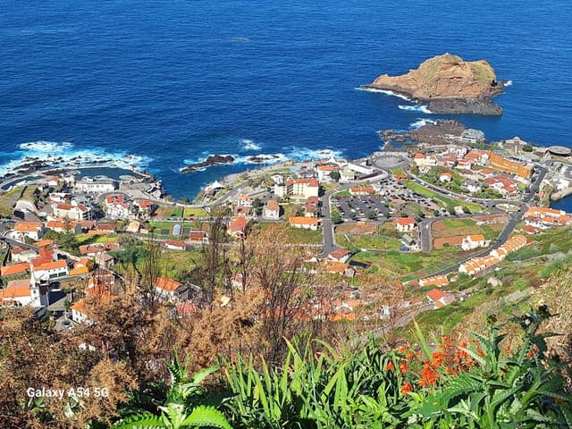 Foto 1 von Helmut R. über die Anmietung eines Seat Arona am Flughafen Madeira (Funchal) (25.3.24)