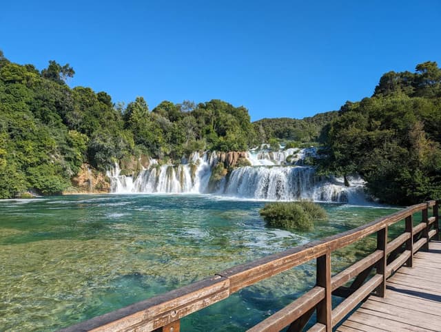 Photo 5 by Sarah S. about hiring a Opel Astra in Croatia (22.06.24)