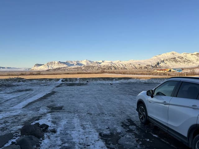 Suzuki Vitara アイスランドで (25/1/14) のレンタルについて、YUU M. による写真