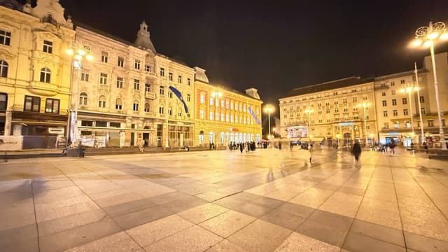 Photo 2 by Rogerio G. about hiring a Kia Rio at Zagreb Railway Station (13/10/24)