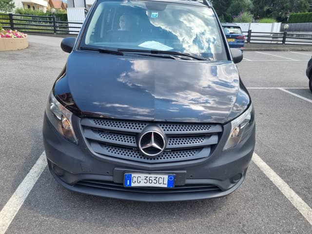 Photo by MOHAMMAD J. about renting a Mercedes Vito in Milan (7/29/24)