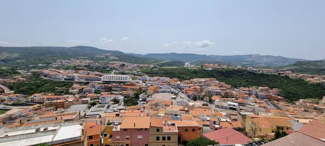 Foto 2 van Erna J. over het huren van een Volkswagen Golf op Sardinië (12-7-23)