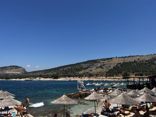Foto 2 von Stefan Z. über die Anmietung eines Volkswagen Polo in Saranda (21.8.23)
