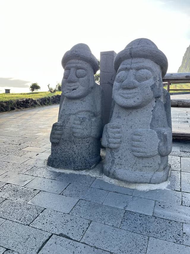 Foto 2 van Thiemo D. over het huren van een Hyundai Santa Fe 5+2 in Jeju (15-8-24)