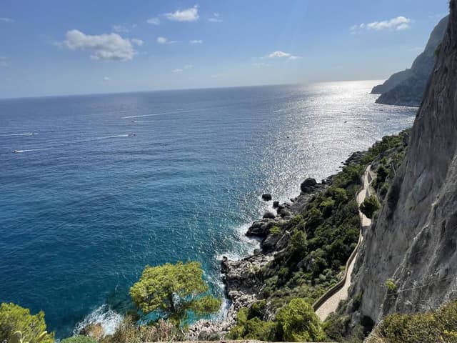Photo 2 by I K. about renting a Volkswagen Polo in Naples (9/29/24)