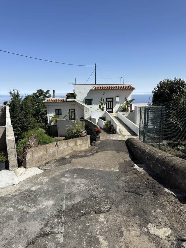 Photo 1 by Serhiy D. about renting a Toyota Aygo in Tenerife (8/4/25)