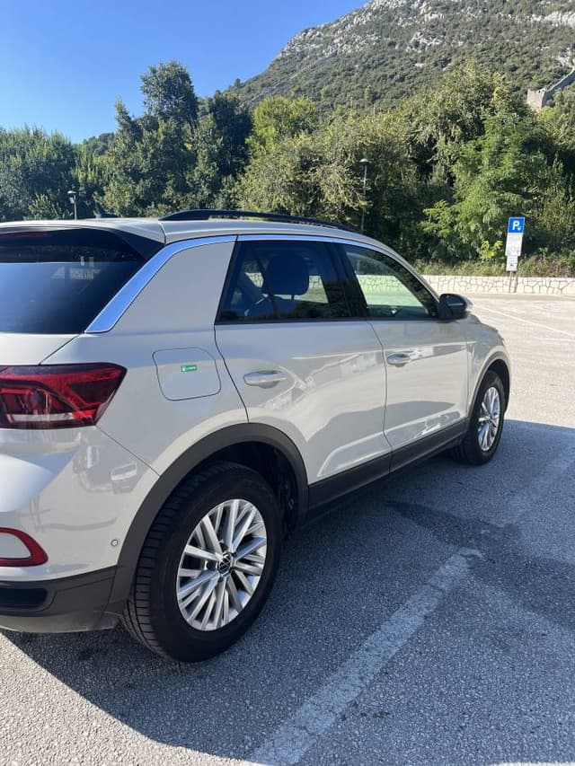 Photo by Daniel B. about renting a Volkswagen Golf at Dubrovnik Airport (9/28/24)