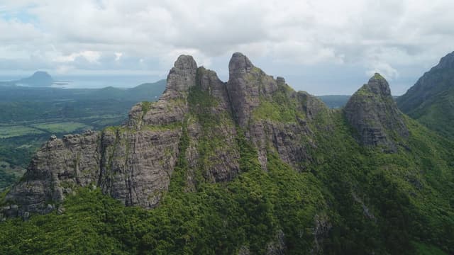 Photo 6 by Raymond A. about hiring a Suzuki Swift in Plaisance (31/03/25)