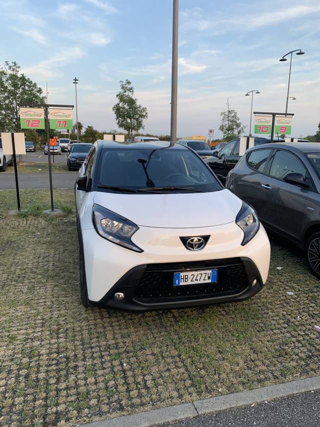 Фото 2 от YURII T. об аренде Toyota Aygo в Бергамо (08.06.26)