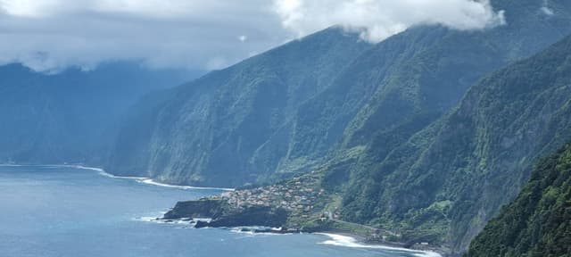 Zdjęcie 2 wykonane przez Piotr Mariusz K. dotyczące wynajmu Fiat 500X w na Lotnisku Madera Funchal dnia (11.06.24)