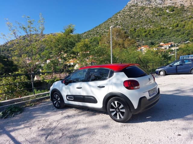 Foto 2 van Maureen M. over het huren van een Peugeot 208 in Kroatië (30-9-25)