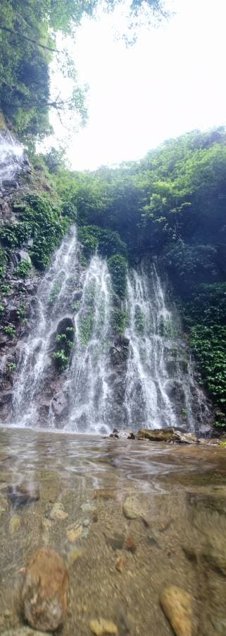 Photo 2 by Kirsty B. about hiring a Toyota Corolla Cross in Costa Rica (12.04.25)