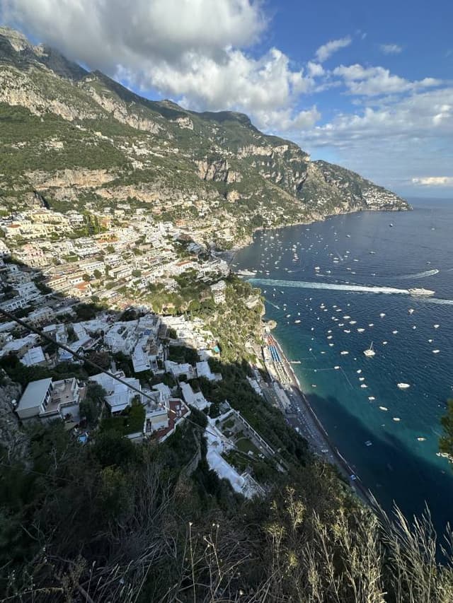 Photo 3 by Markus K. about renting a Mercedes-Benz Citan Dualiner in Naples (10/14/25)