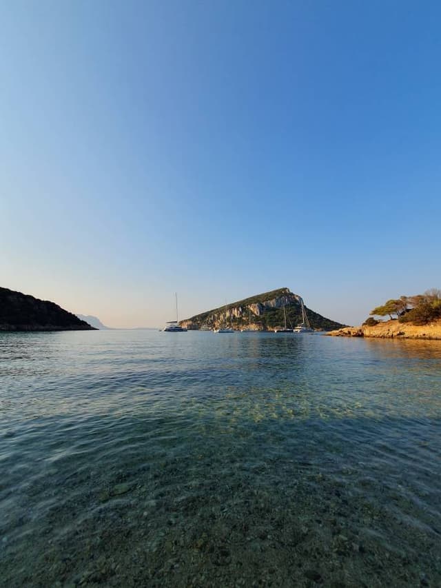 Photo 4 by Quelly S. about renting a Toyota Aygo in Olbia (9/20/23)
