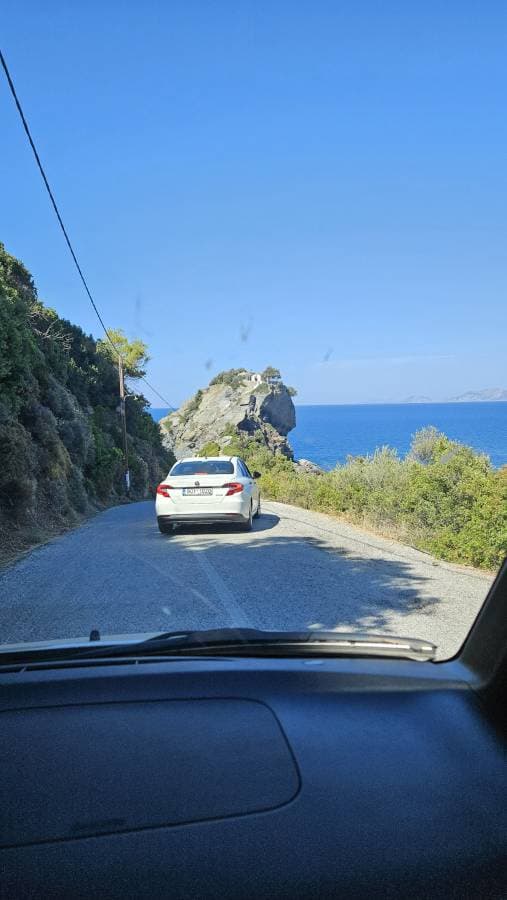 Zdjęcie 3 wykonane przez Marcin A. dotyczące wynajmu Suzuki Swift w na Lotnisku w Atenach dnia (23.07.24)