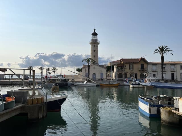 Photo 2 by Petr H. about renting a Citroen C3 in Marseille (6/18/25)