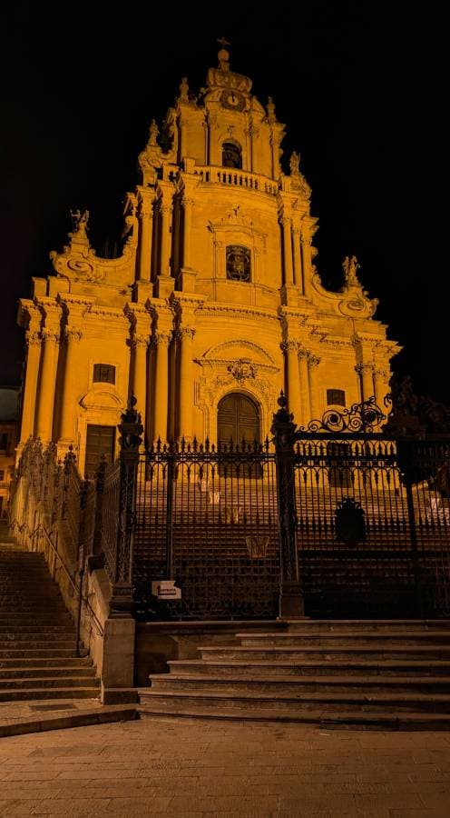 Photo 4 by Adriel D. about renting a Toyota Aygo X in Catania (8/25/24)
