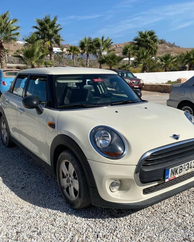 Photo by Yin pan C. about hiring a MINI One 5door at Santorini Airport (17.09.23)