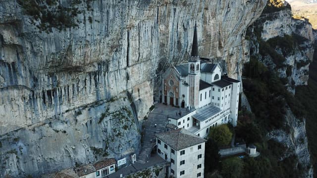 Фото 1 от Sergejs K. об аренде Lynk & Co 01 в Бергамо (25.10.25)