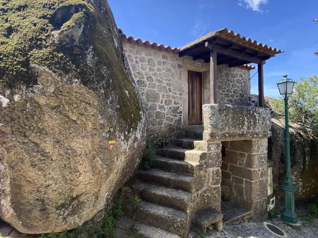 Photo 1 by JENNIFER C. about renting a Seat Arona in Viseu (5/23/25)