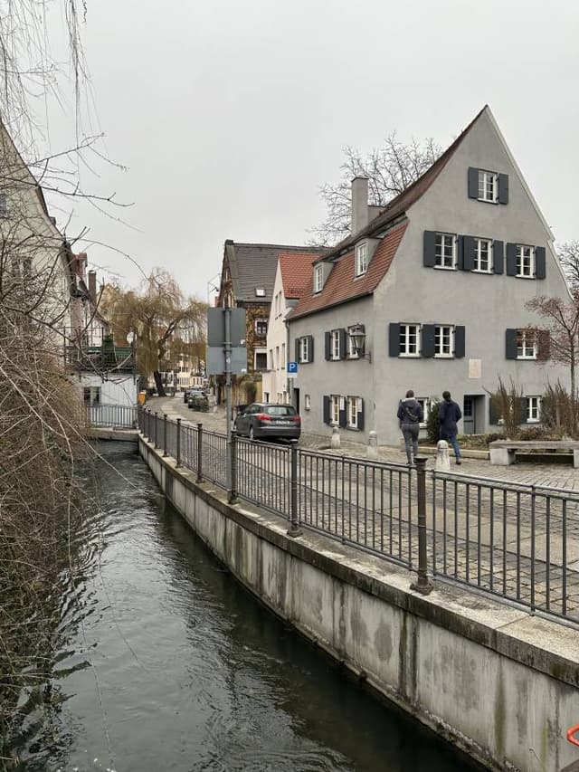 Fotografia 3 realizată de Deian N. despre închirierea unei mașini Opel Corsa în Memmingen (06.01.25)