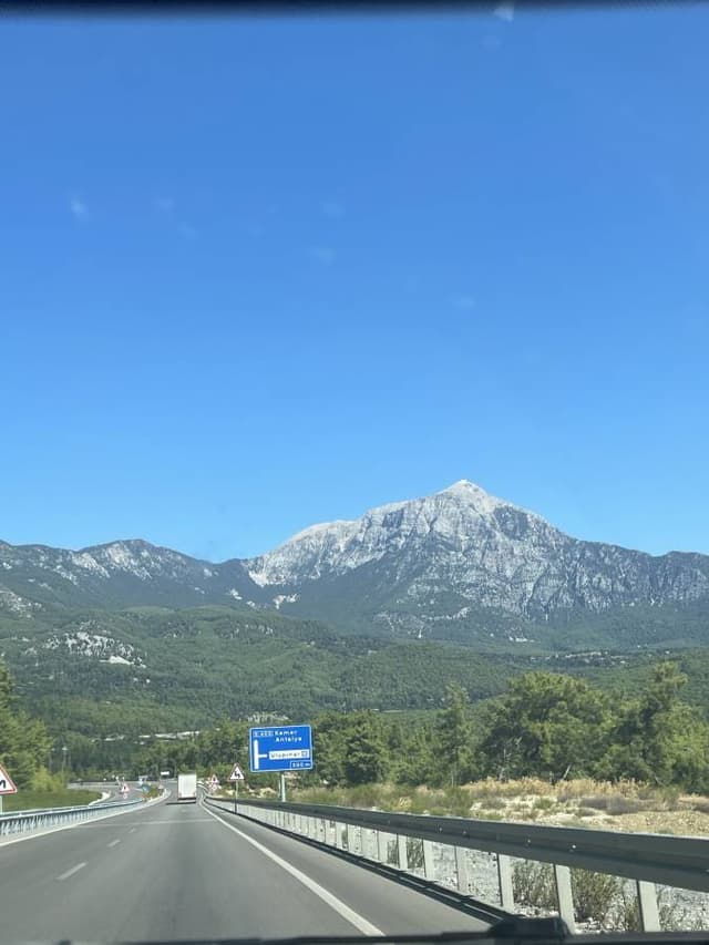 Photo 3 by Matheus A. about renting a Fiat Egea at Antalya Airport International Arrivals (9/20/23)