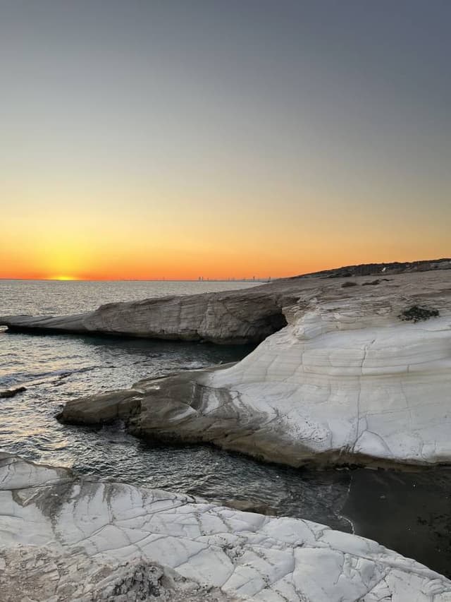 Zdjęcie 3 wykonane przez Sylwia M. dotyczące wynajmu Suzuki Swift w na Lotnisku w Pafos dnia (19.01.25)
