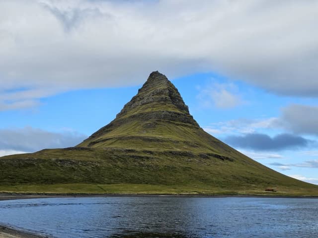 Photo 2 by Marco Antonio P. about renting a Toyota Aygo in Keflavik (9/5/25)