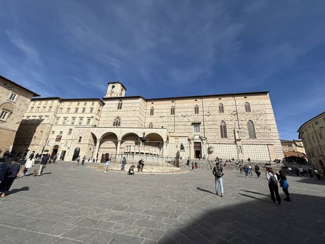 Photo 2 by Dino Antonio G. about renting a Toyota Aygo in Rome (10/13/25)