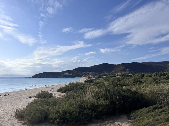 Photo 2 by Tomas P. about renting a Opel Astra on Sardinia (9/27/24)