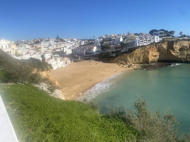 Photo 5 by Caroline M. about hiring a Renault Clio in Portugal (30/01/26)