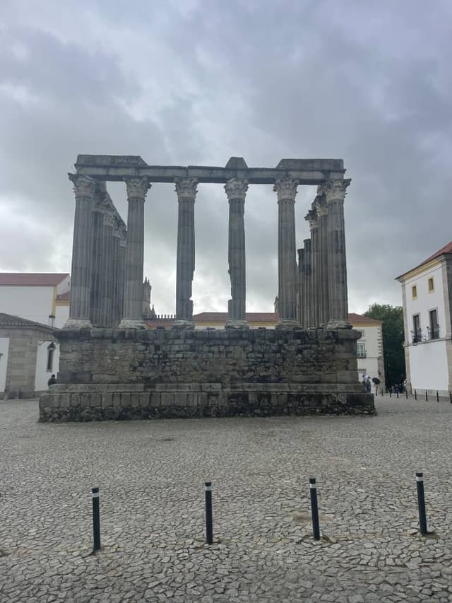 Photo 3 by John R. about renting a Volkswagen T-Cross in Lisbon (5/2/25)