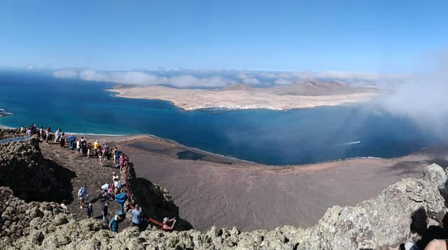 Photo 2 by Arnold W. about renting a Hyundai i10 at Lanzarote Airport (11/29/24)