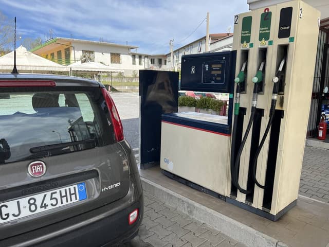 Photo 3 by Robert P. about renting a Volkswagen Up in Bari (4/2/24)