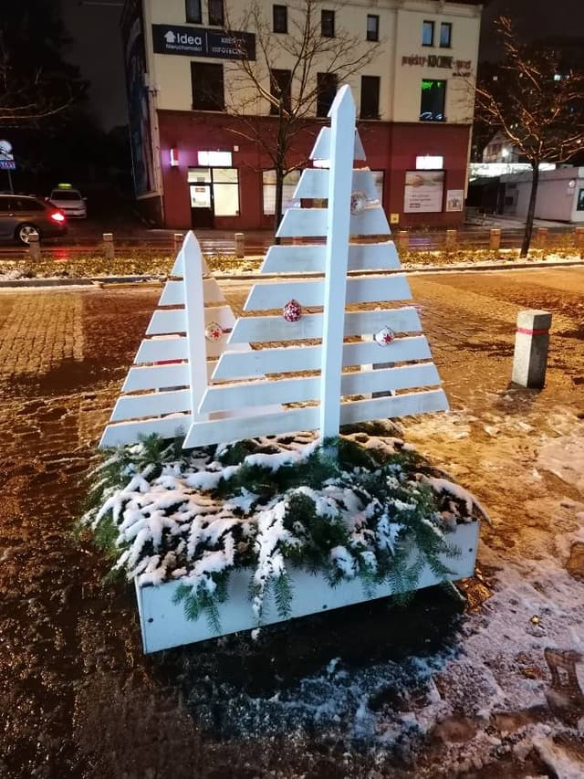 Photo 2 by Pawel W. about renting a Toyota Yaris in Poland (12/30/23)